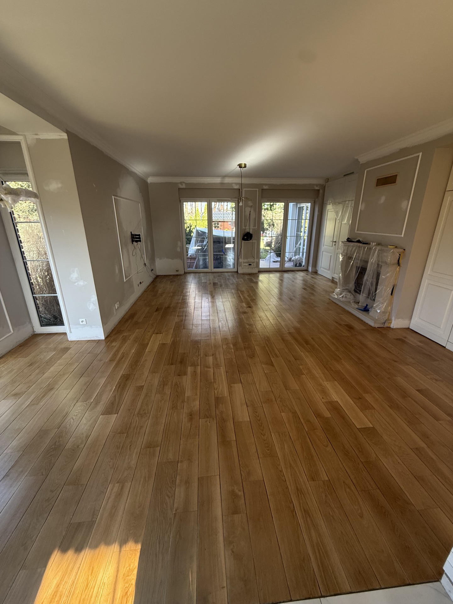 Salon — deska dębowa
