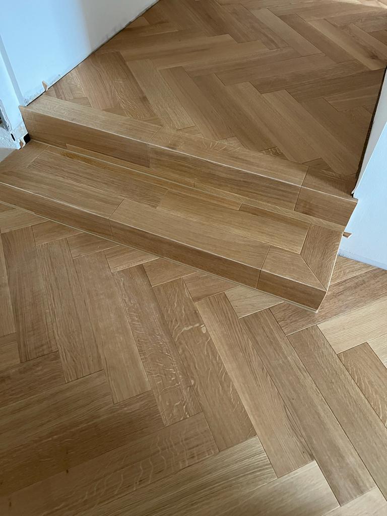 Detal progu i jodełki